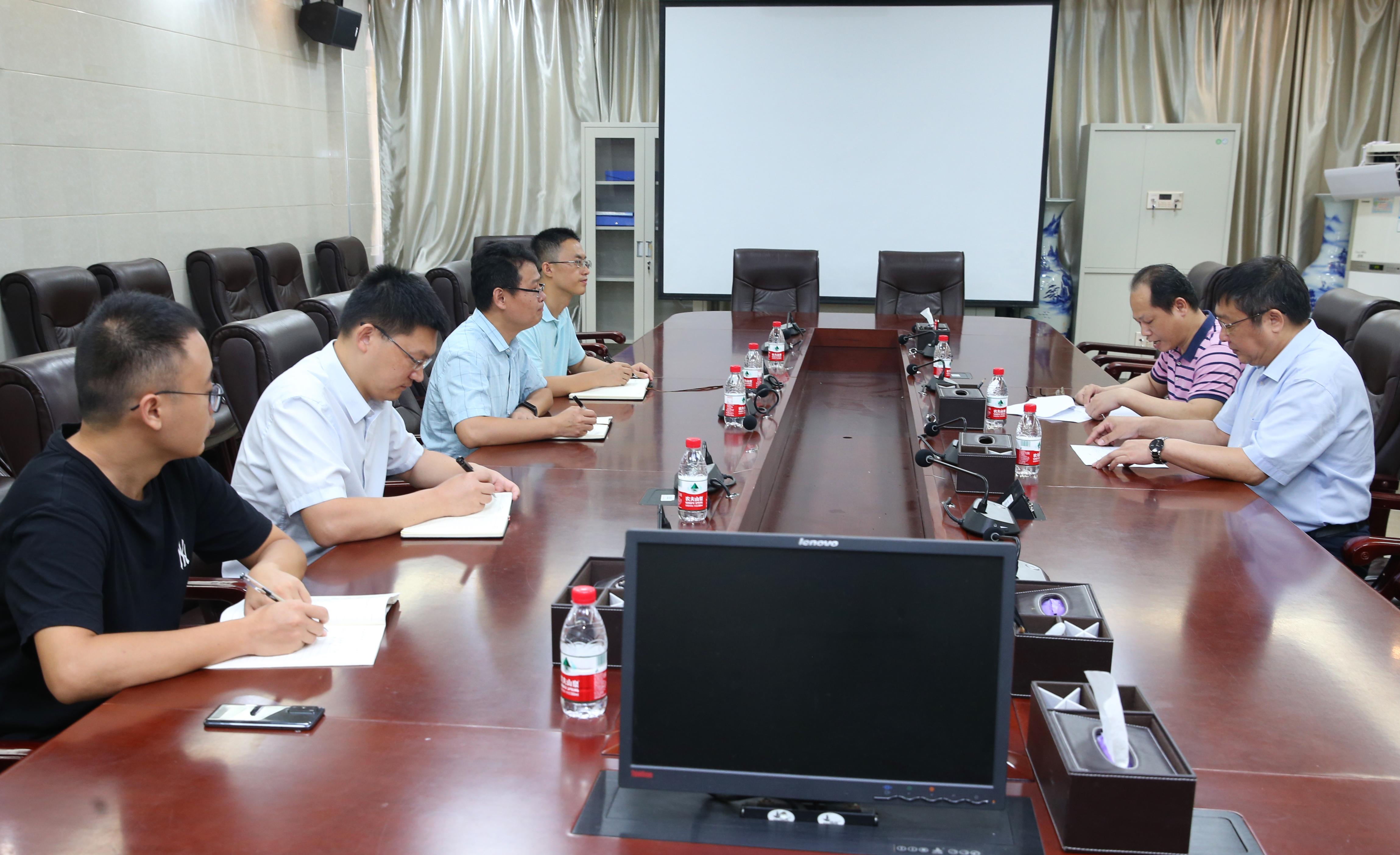 民建海师支部召开换届情况通报会